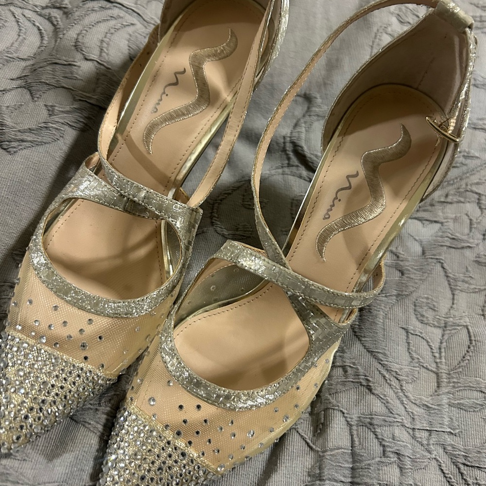 Nina Women's Silver and Cream Heels